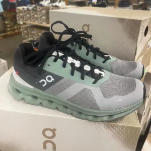 Cloud nova shoe pallet